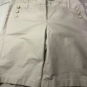 Women's Beige Shorts- Ann Taylor size 8